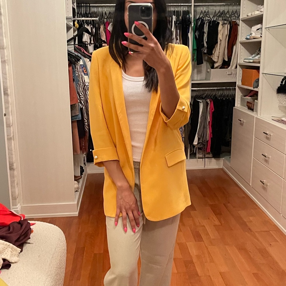 Oversized yellow Zara blazer